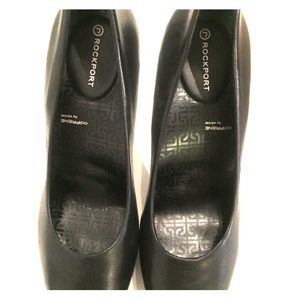 Rockport pumps size 6